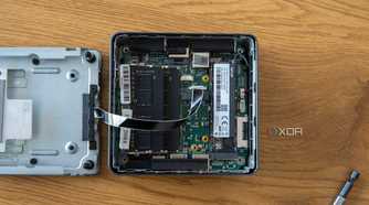 Overhead view of the inside of the Geekom Mini IT13 shwing RAM and SSD slots