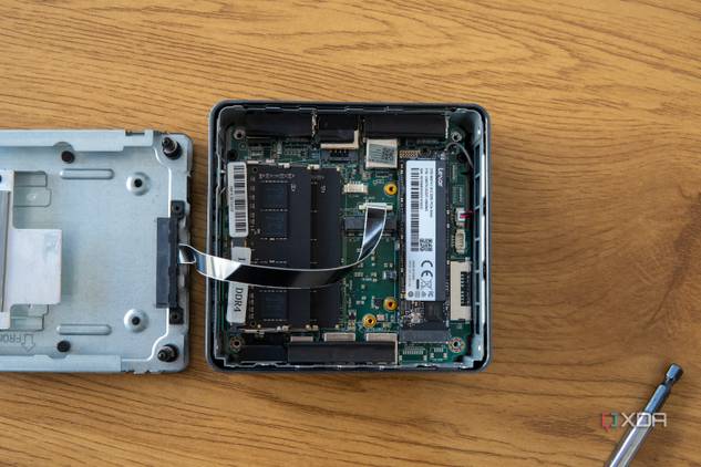 Overhead view of the inside of the Geekom Mini IT13 shwing RAM and SSD slots