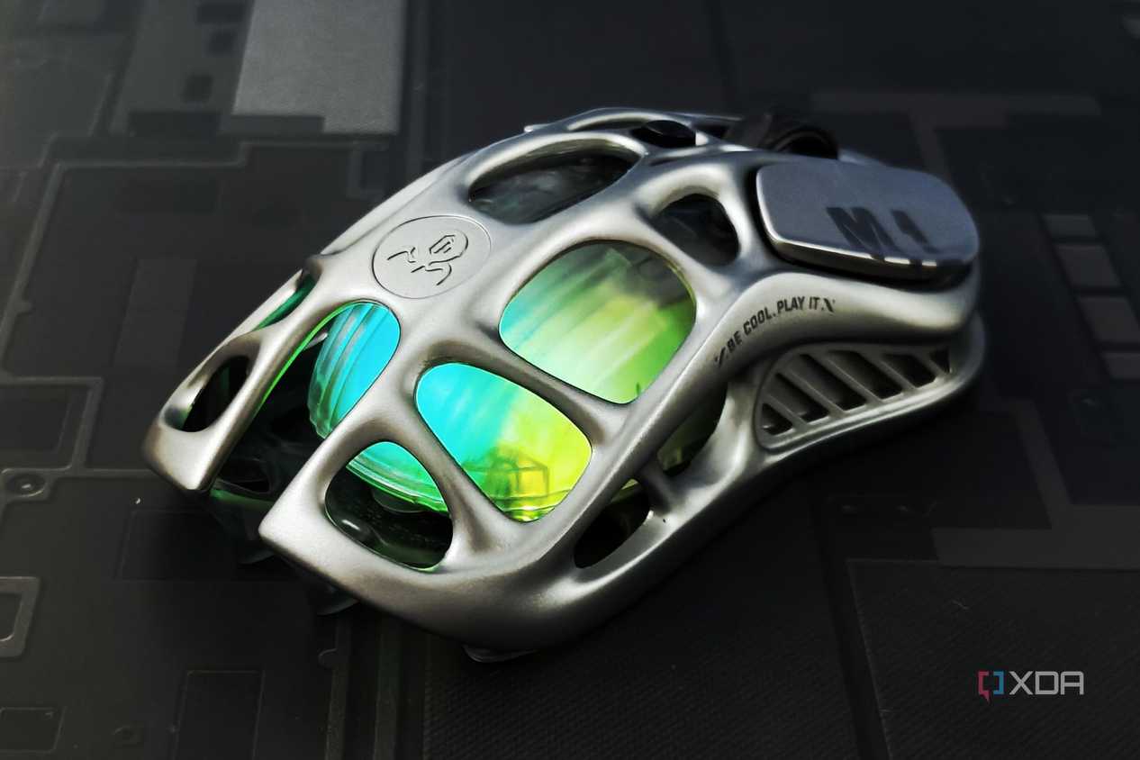 GravaStar Mercury M1 Pro right side profile