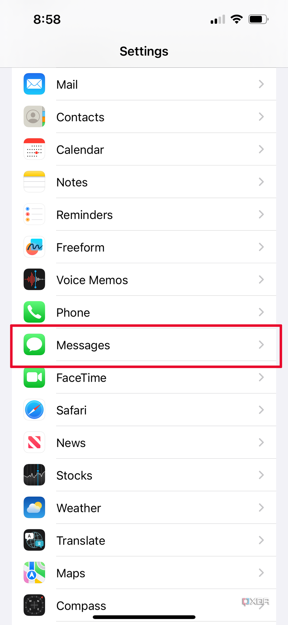 iPhone settings menu with Messages selected.