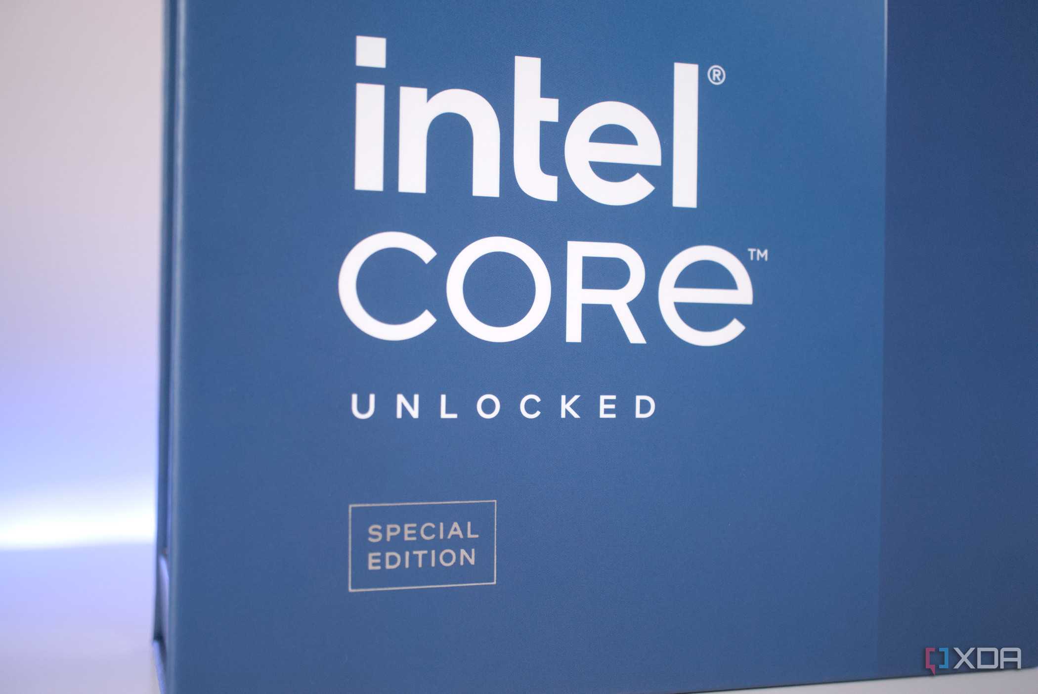 Intel Core i9-14900KS box branding
