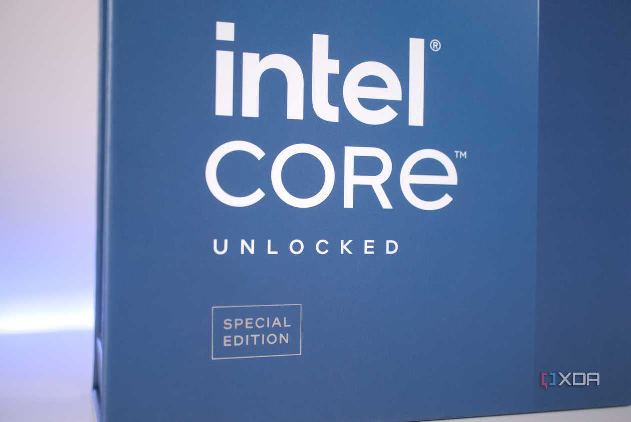Intel Core i9-14900KS box branding