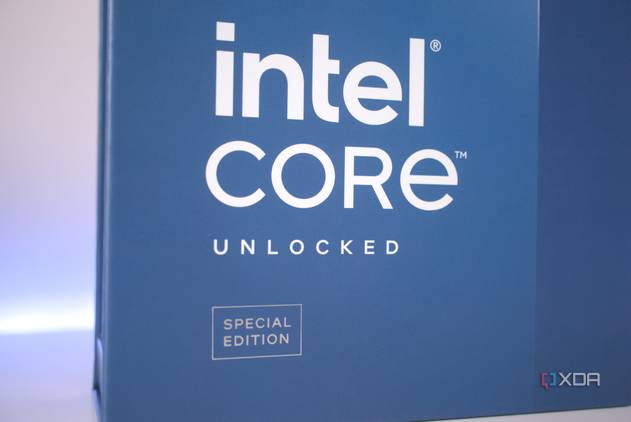 Intel Core i9-14900KS box branding
