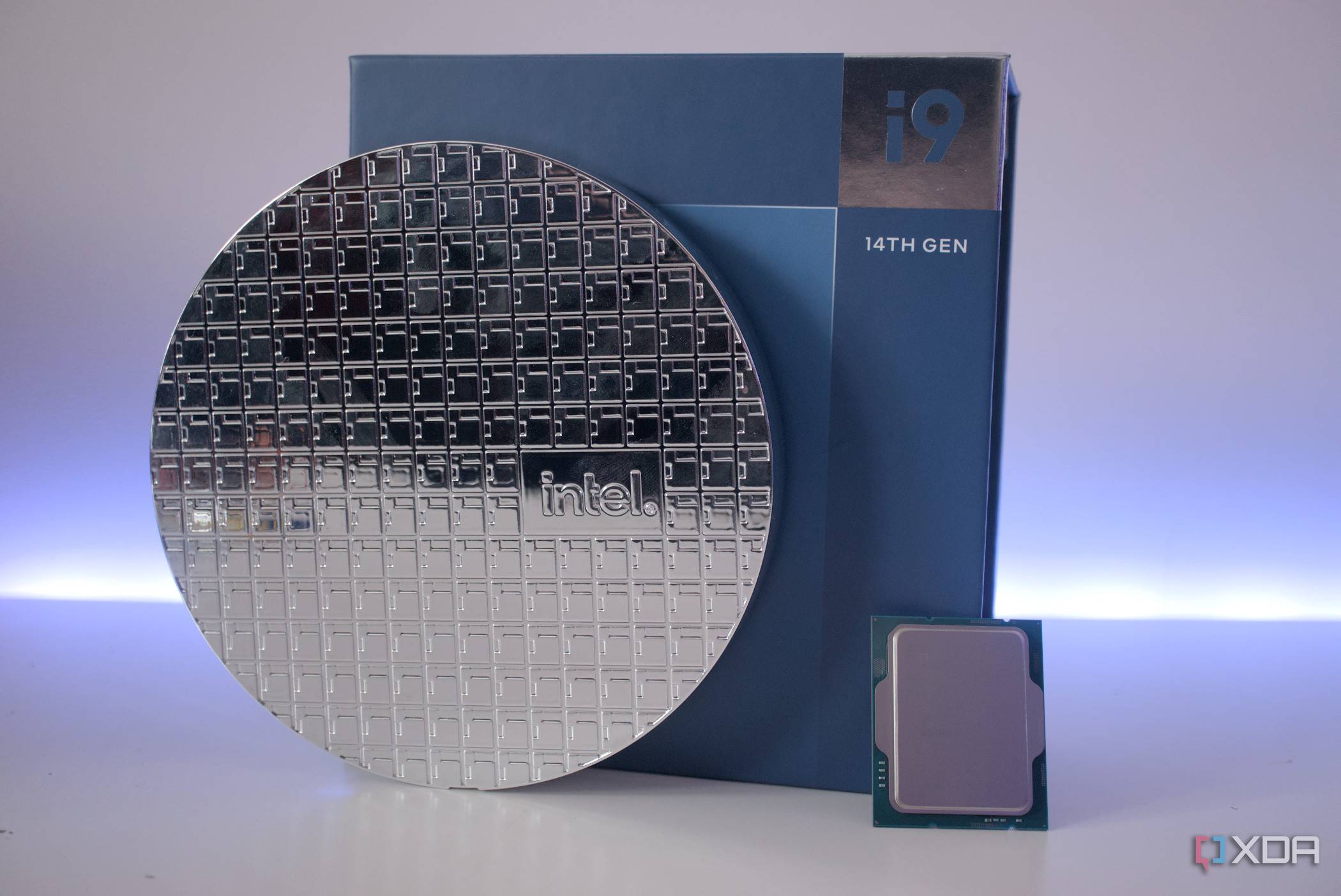 Intel Core i9-14900KS with its box and wafer
