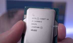 Holding the Intel Core i9-14900KS