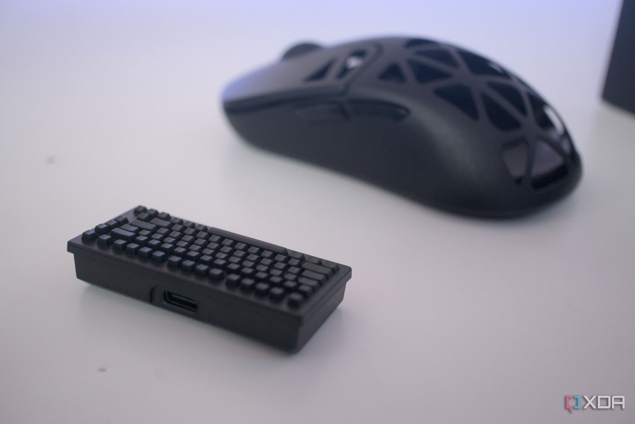 Keychron M3 Mini 4K Metal Edition dongle port
