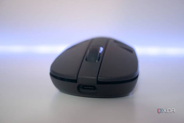 Keychron M3 Mini 4K Metal Edition USB port