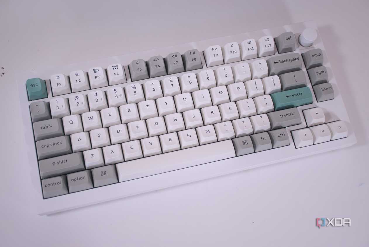 keychron-q1-max-keyboard-angle