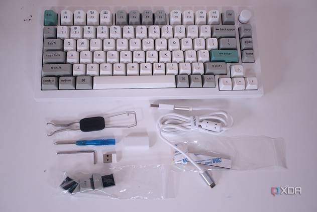 Keychron Q1 Max contents