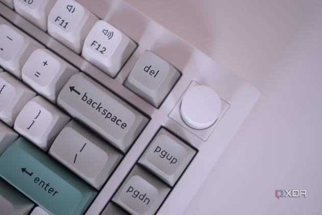 Close-up view of the Keychron Q1 Max knob