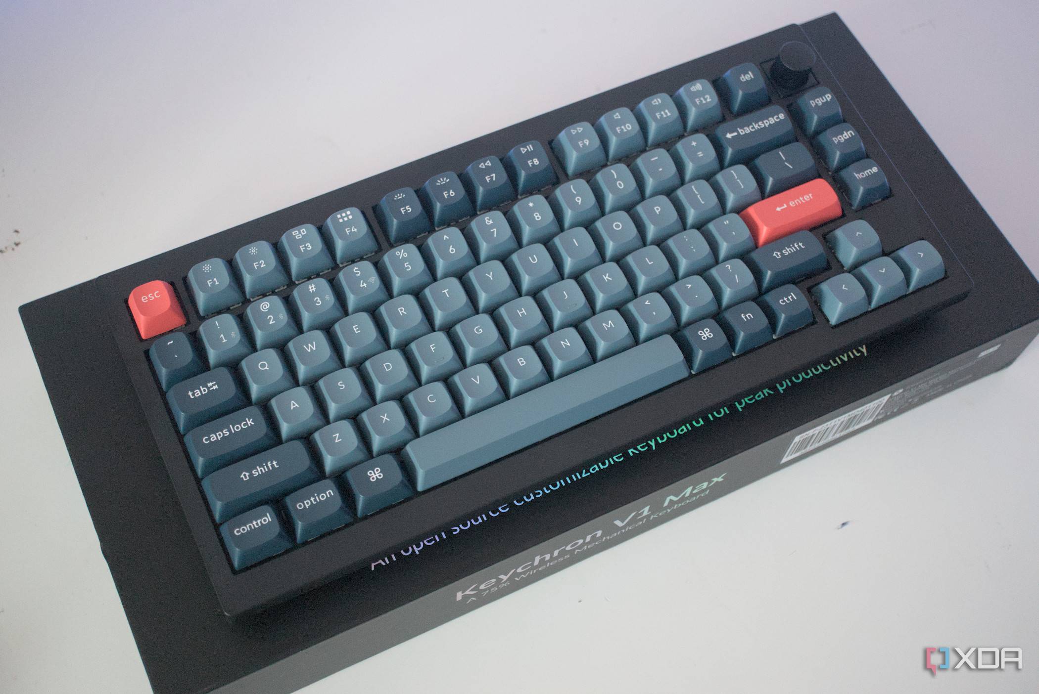 Keychron V1 Max atop its box
