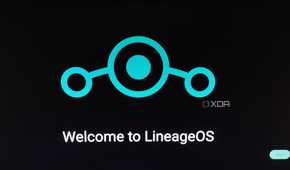 The splash screen that appears when booting LineageOS on the Raspberry Pi 5