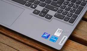 The arrow keys on the Lenovo LOQ 15.
