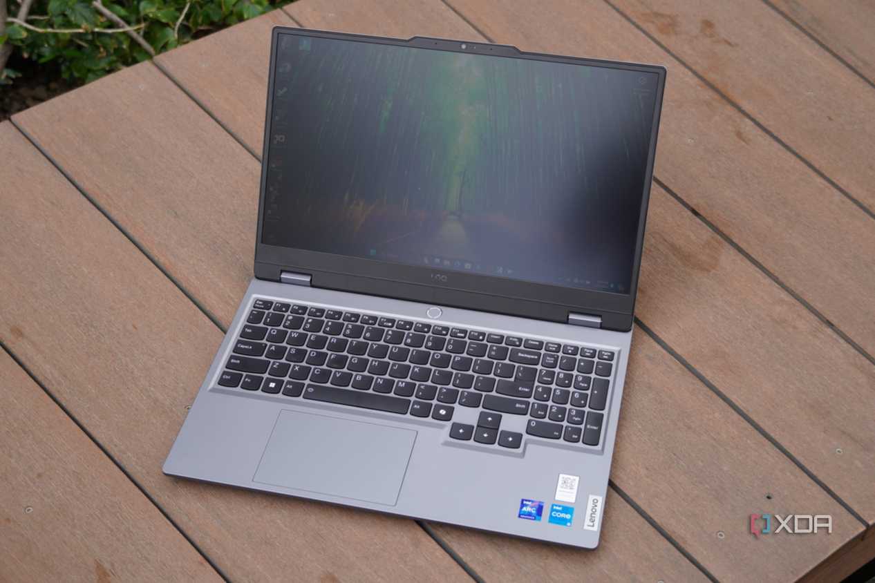 The Lenovo LOQ 15 on the desktop.