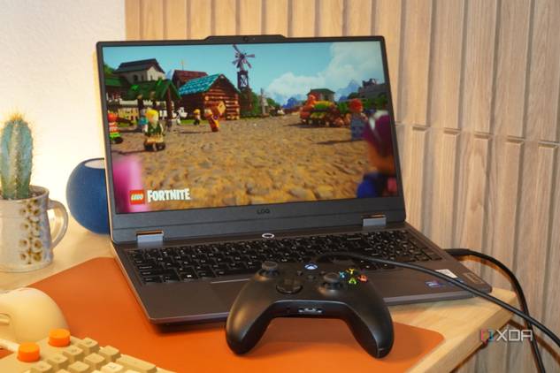 The Fortnite loading screen on the Lenovo LOQ 15.