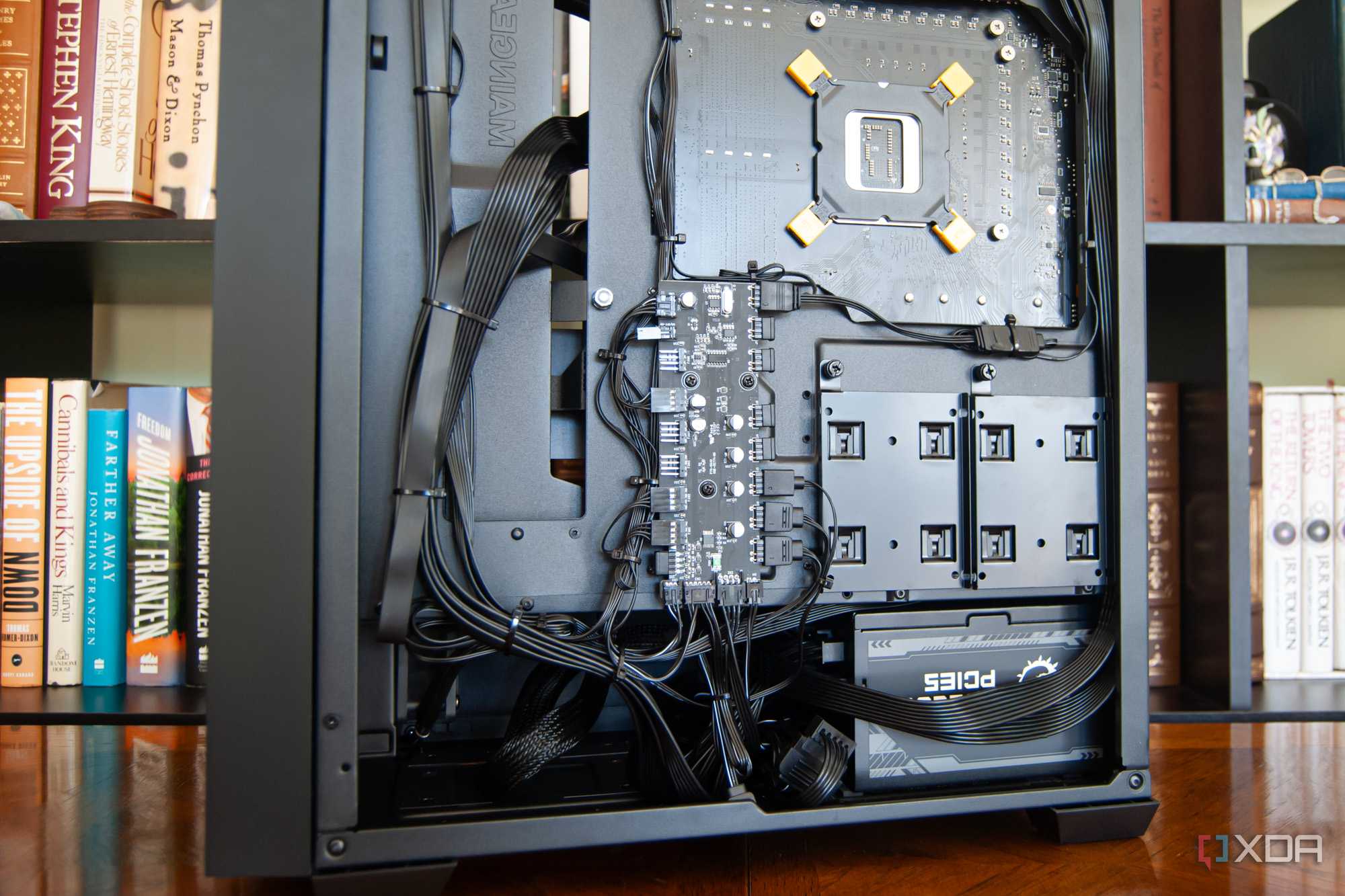 Maingear MG-1 Legendary PSU and cables