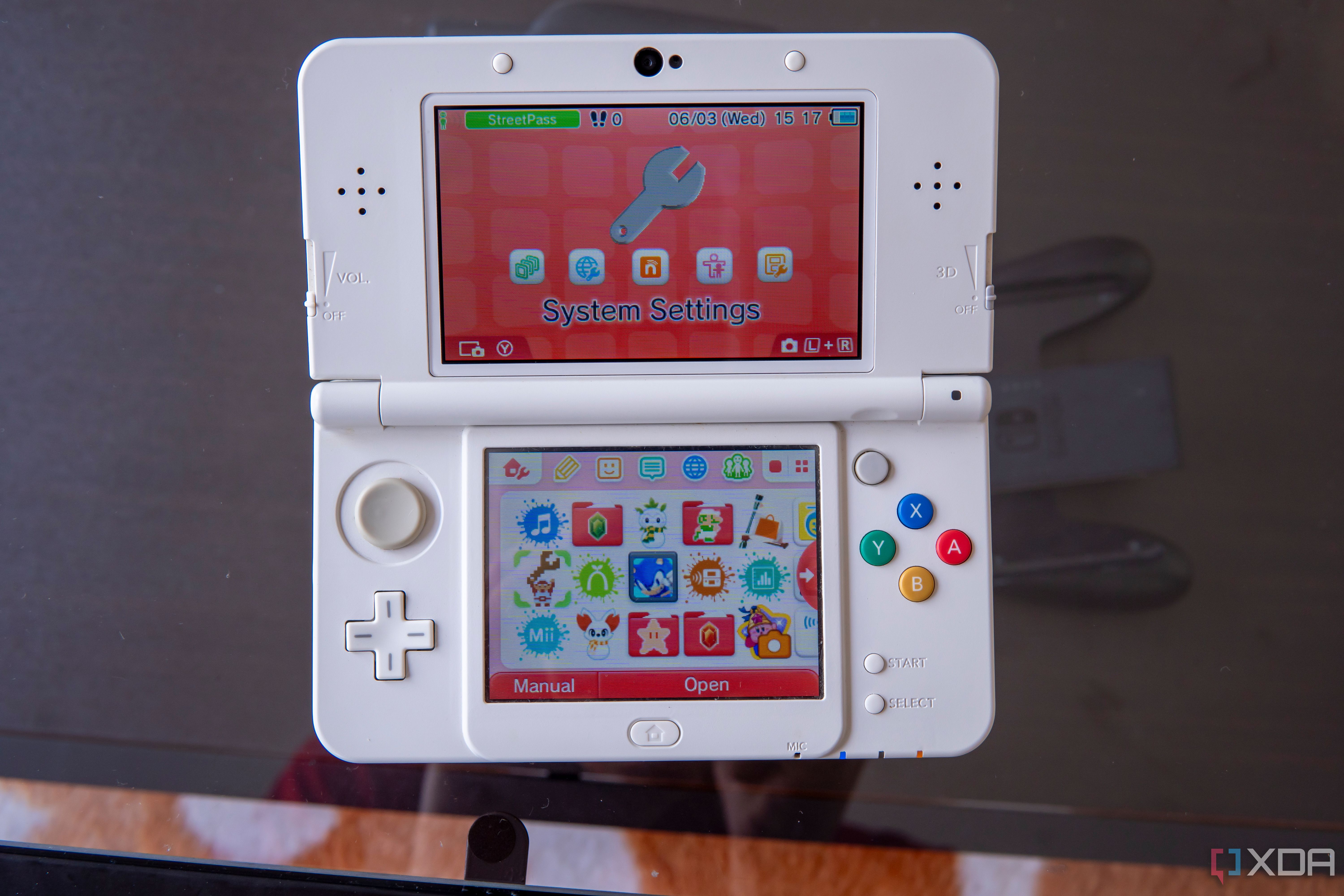 A hacked Nintendo 3DS is better than any gaming handheld