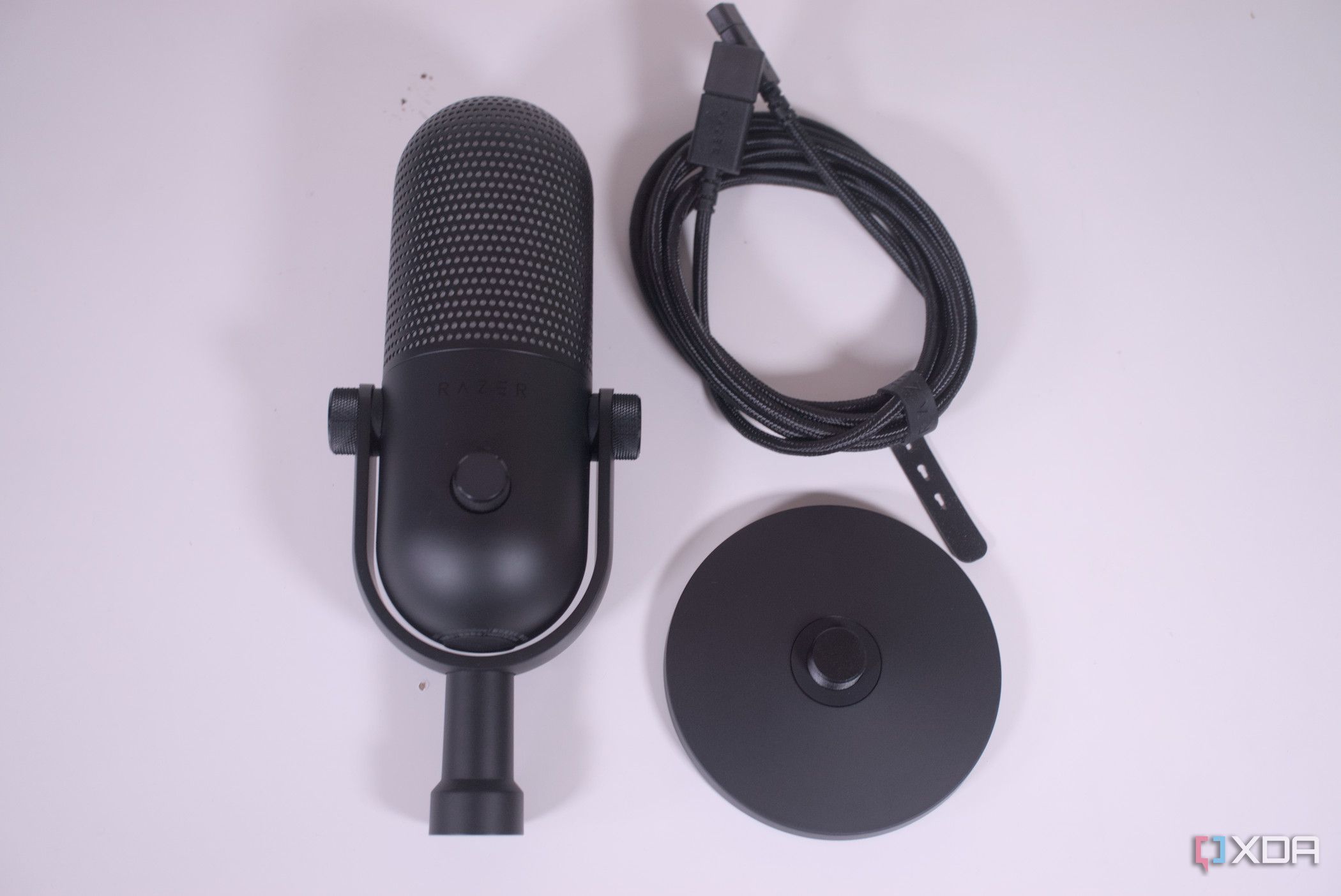 Razer Seiren V3 Chroma review: This microphone will light up your life