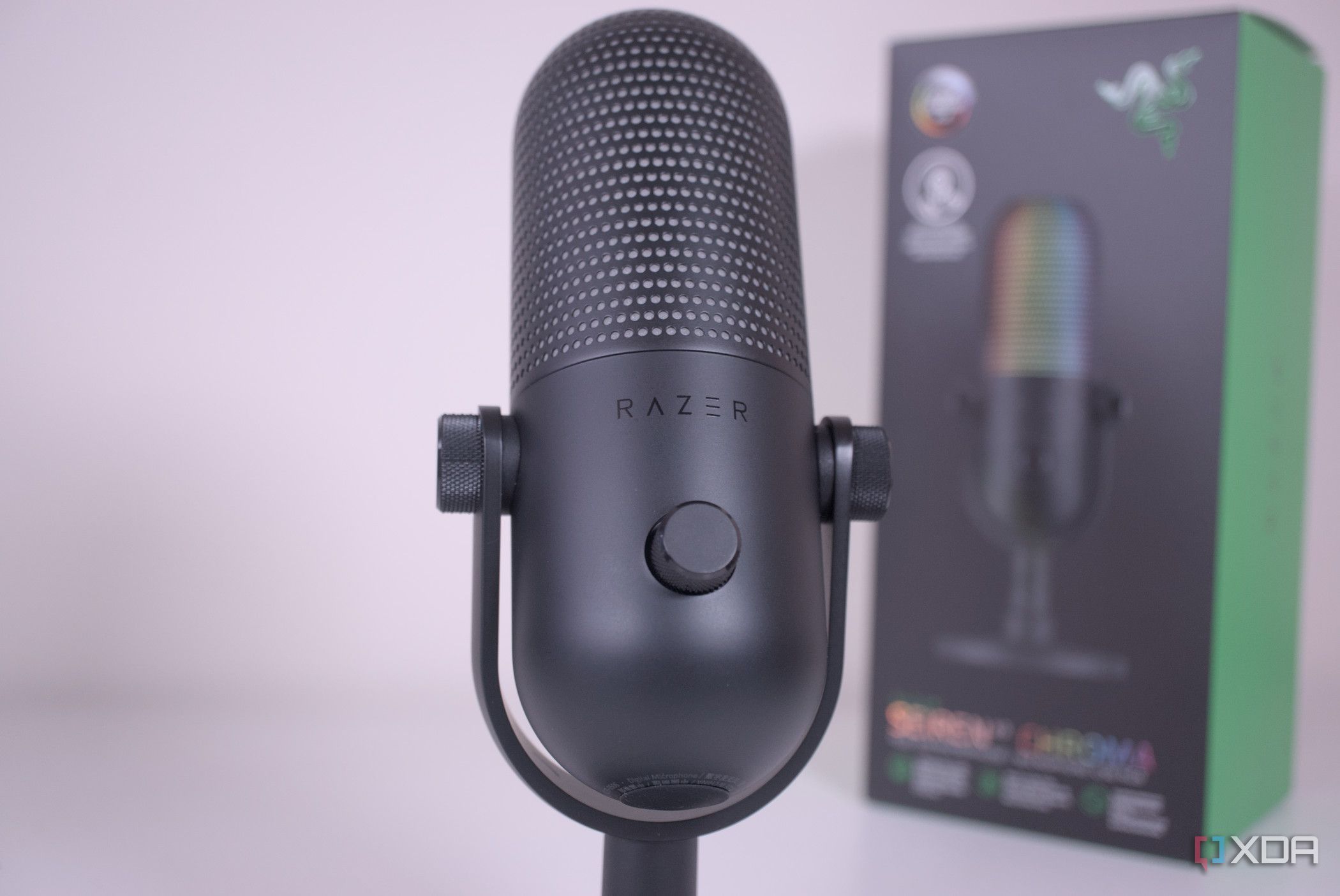 Razer Seiren V3 Chroma review: This microphone will light up