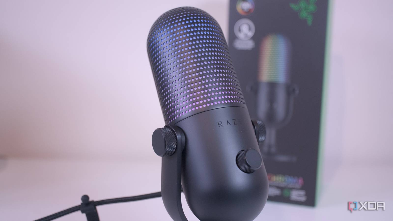 The Razer Seiren V3 Chroma microphone drops by 60%, now coming in at an all-time low of just $52