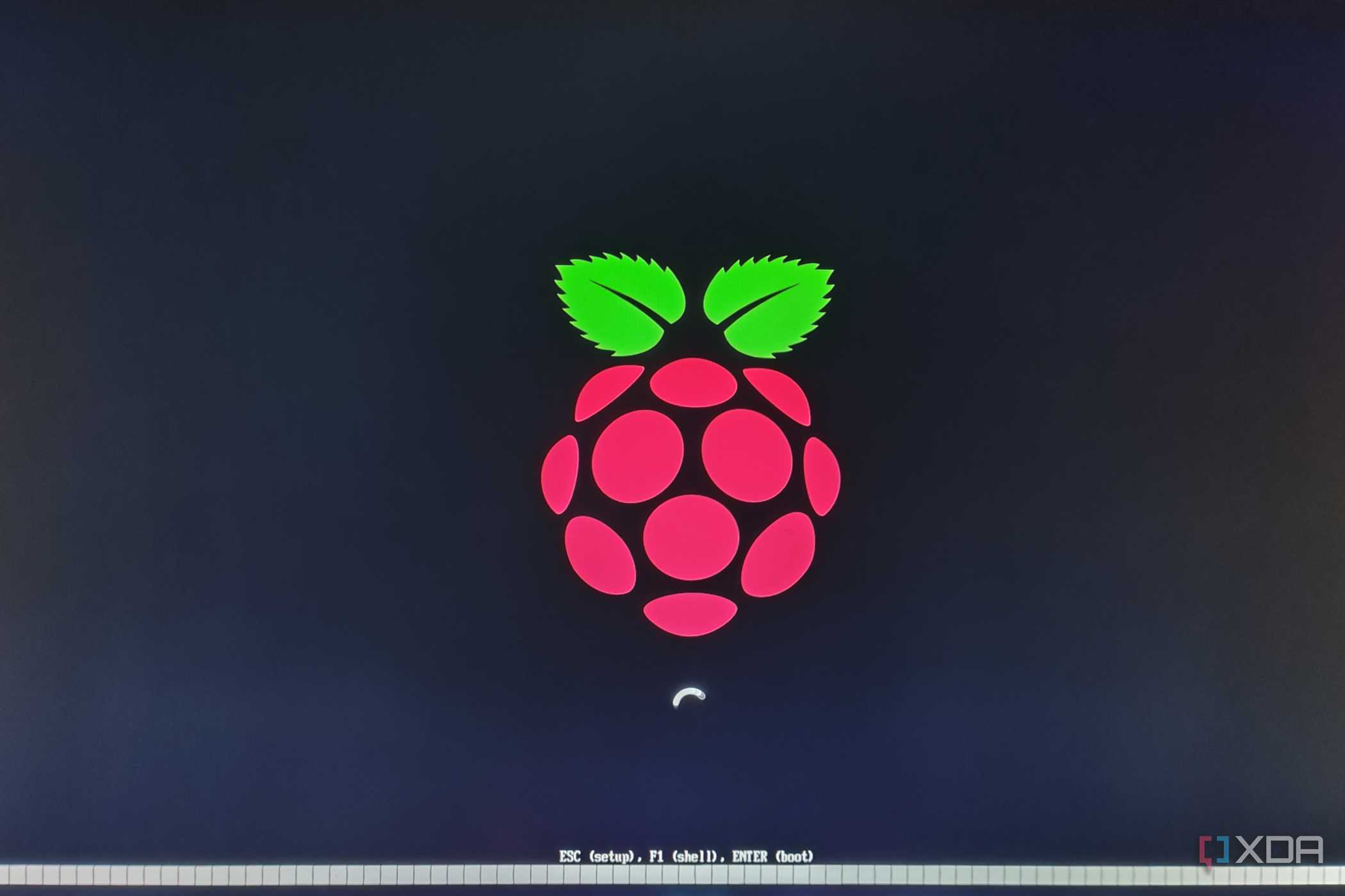 The splash screen that appears when booting Windows 11 using RPi5 UEFI