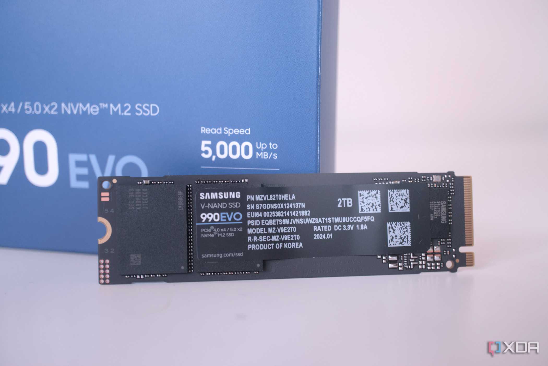 samsung-990-evo-ssd-hero-box-close