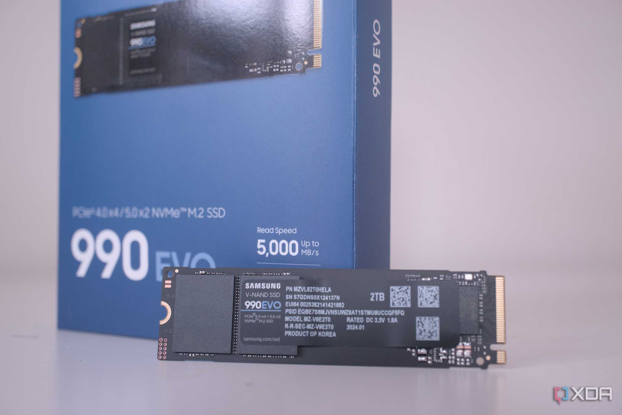 Samsung 990 Evo hero box shot