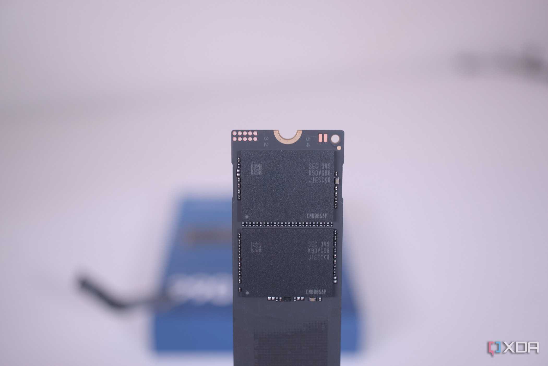 Close up of the Samsung 990 Evo NAND chips