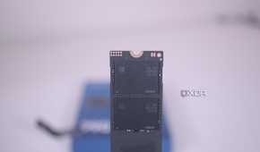 Close up of the Samsung 990 Evo NAND chips