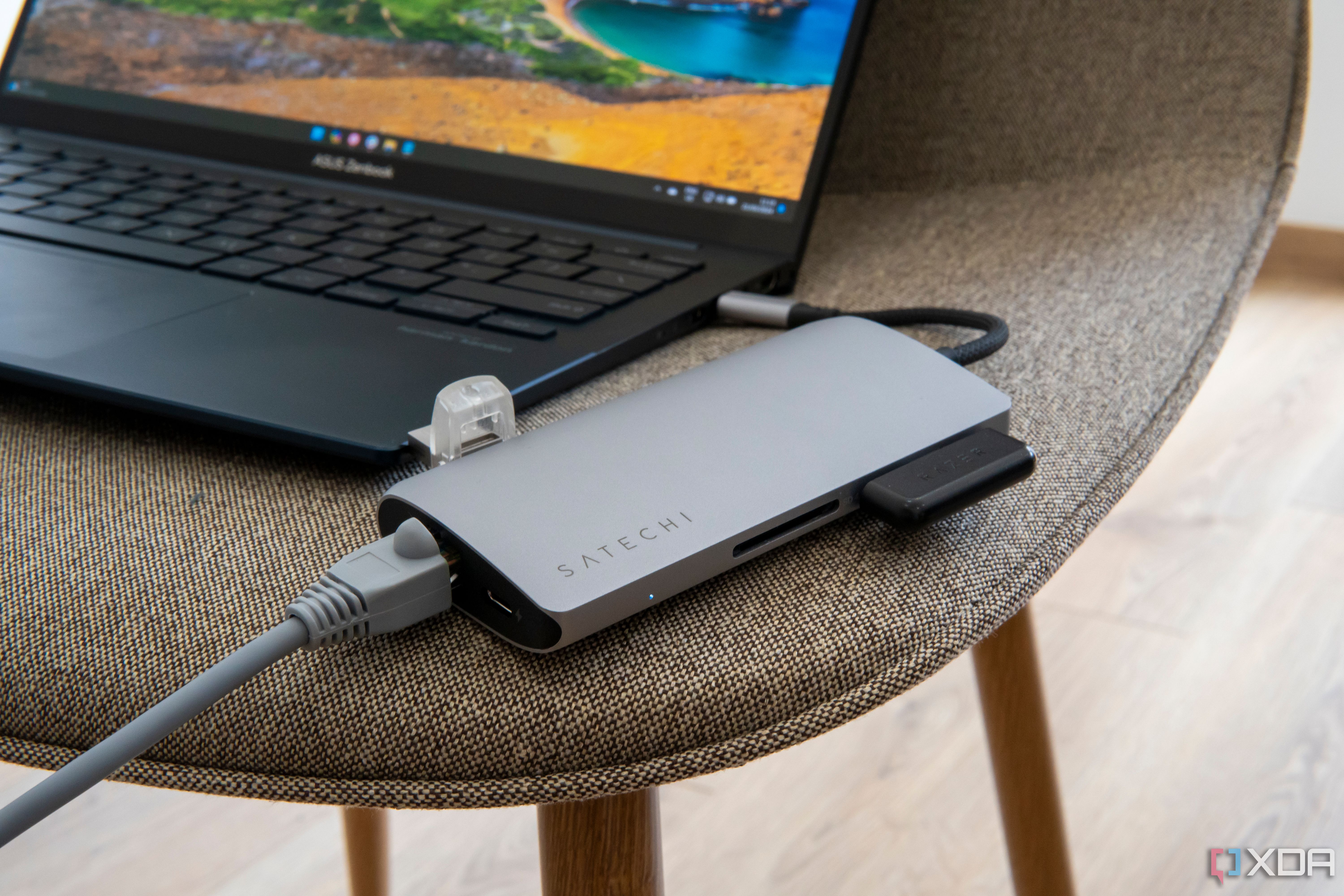 Satechi Multiport Adapter 8K with Ethernet V3-17-1