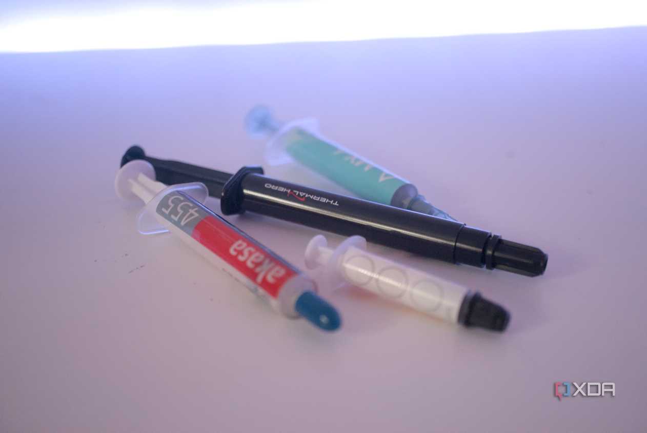 thermal-paste-group-close