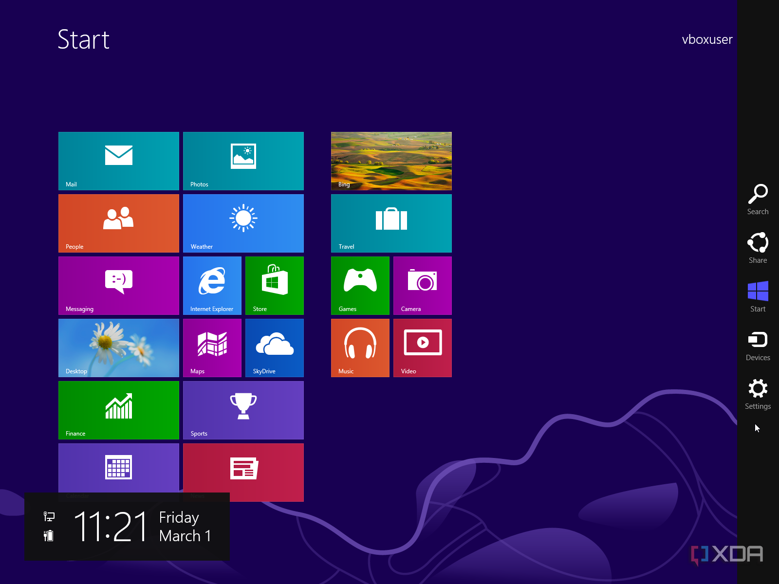 Windows 8 Start menu showing the Charms bar