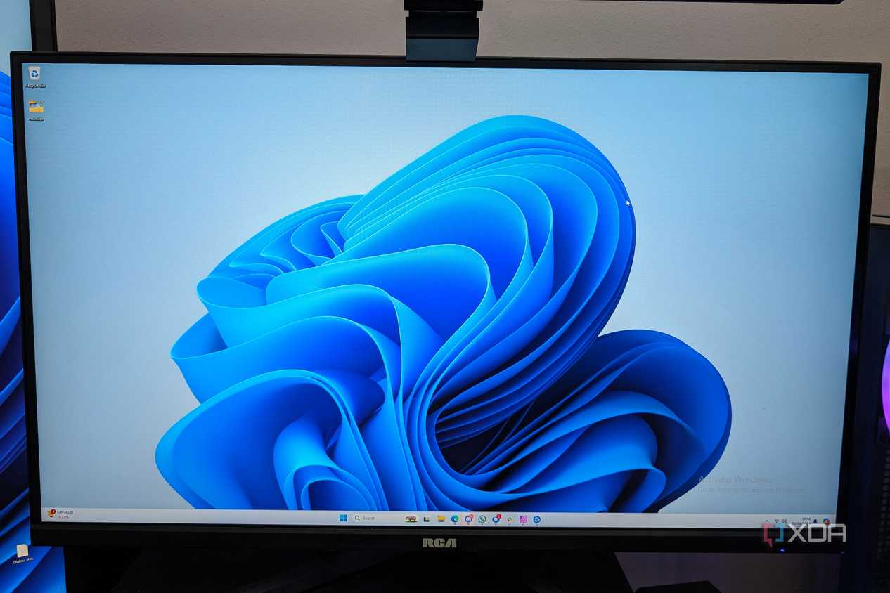 7 monitor settings windows background