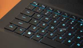 Alienware-m18-R2-8