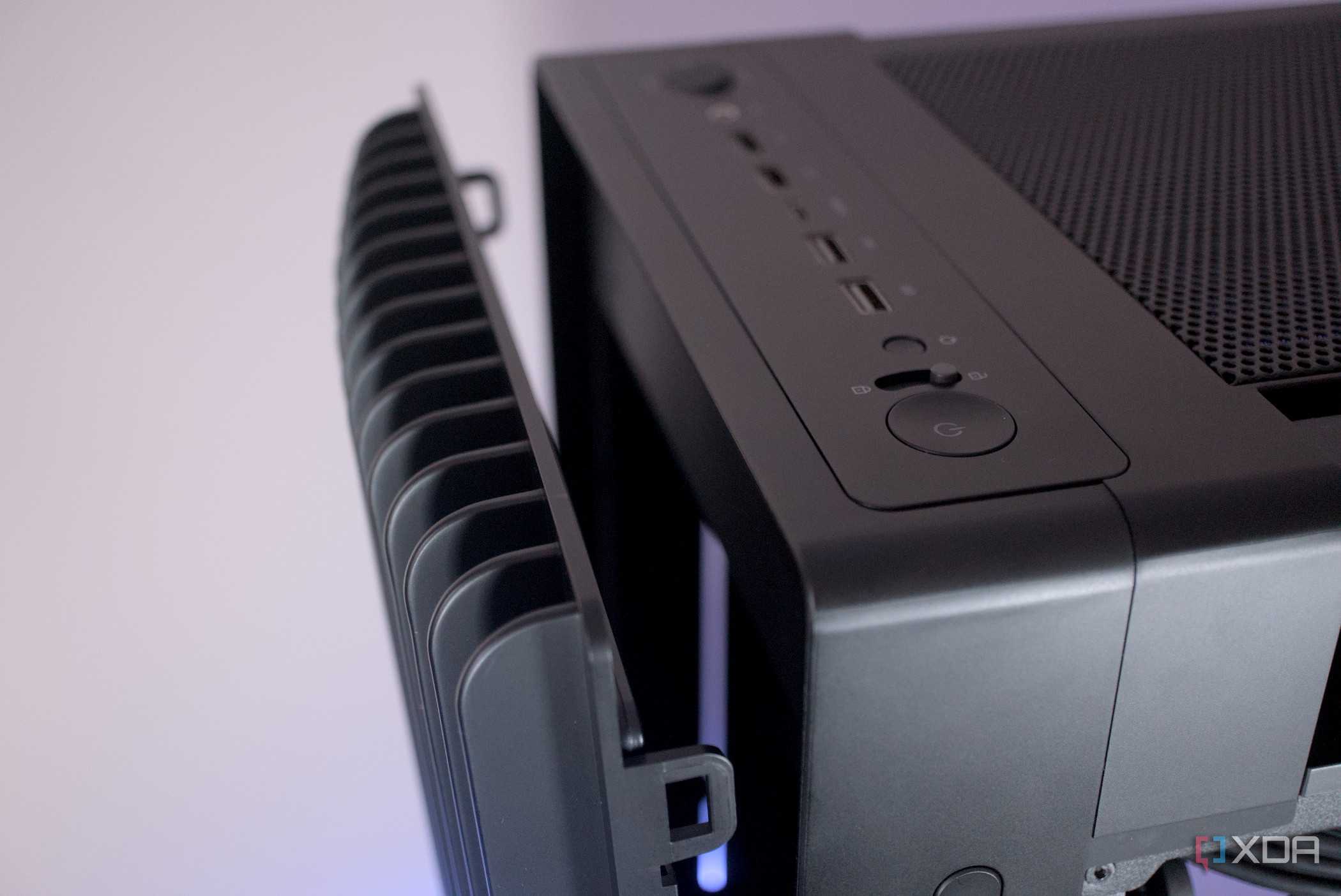 Removing the Asus ProArt PA602 front panel