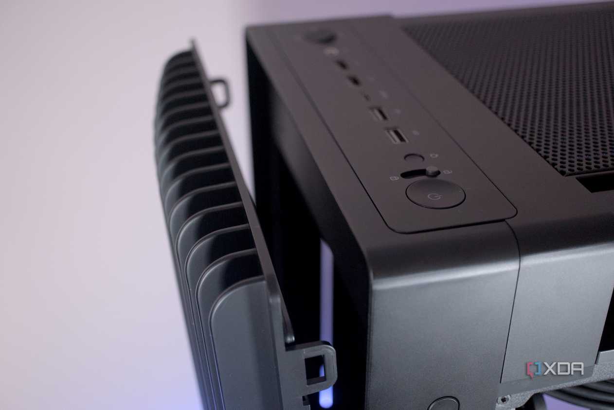 Removing the Asus ProArt PA602 front panel