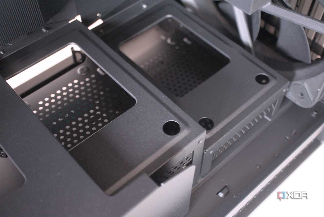 Asus ProArt PA602 HDD cages