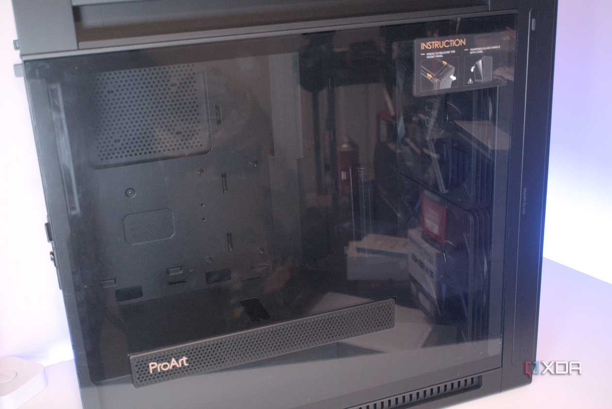 Asus ProArt PA602 side window