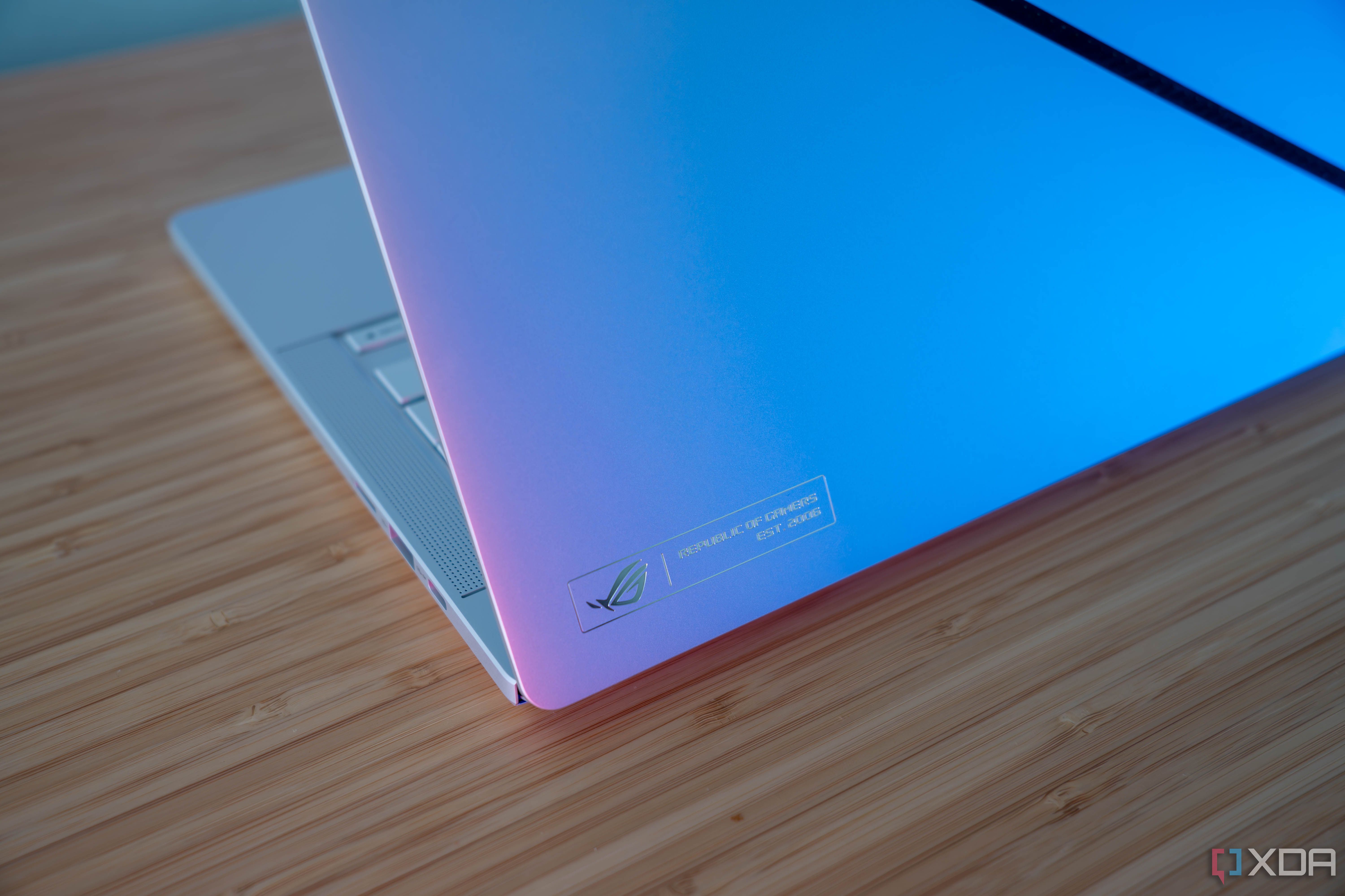Windowsノート本体 ROG Zephyrus G14 Asus-ROG-Zephyrus-G14-Gear.jpeg