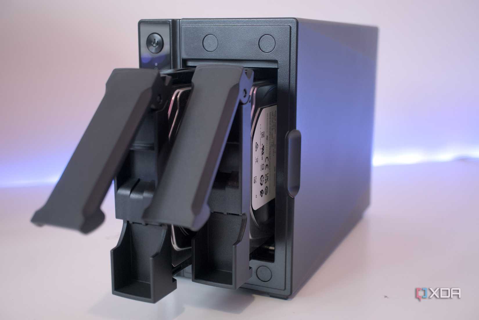 Asustor Drivestor 2 Pro Gen2 (AS3302T v2) drive trays