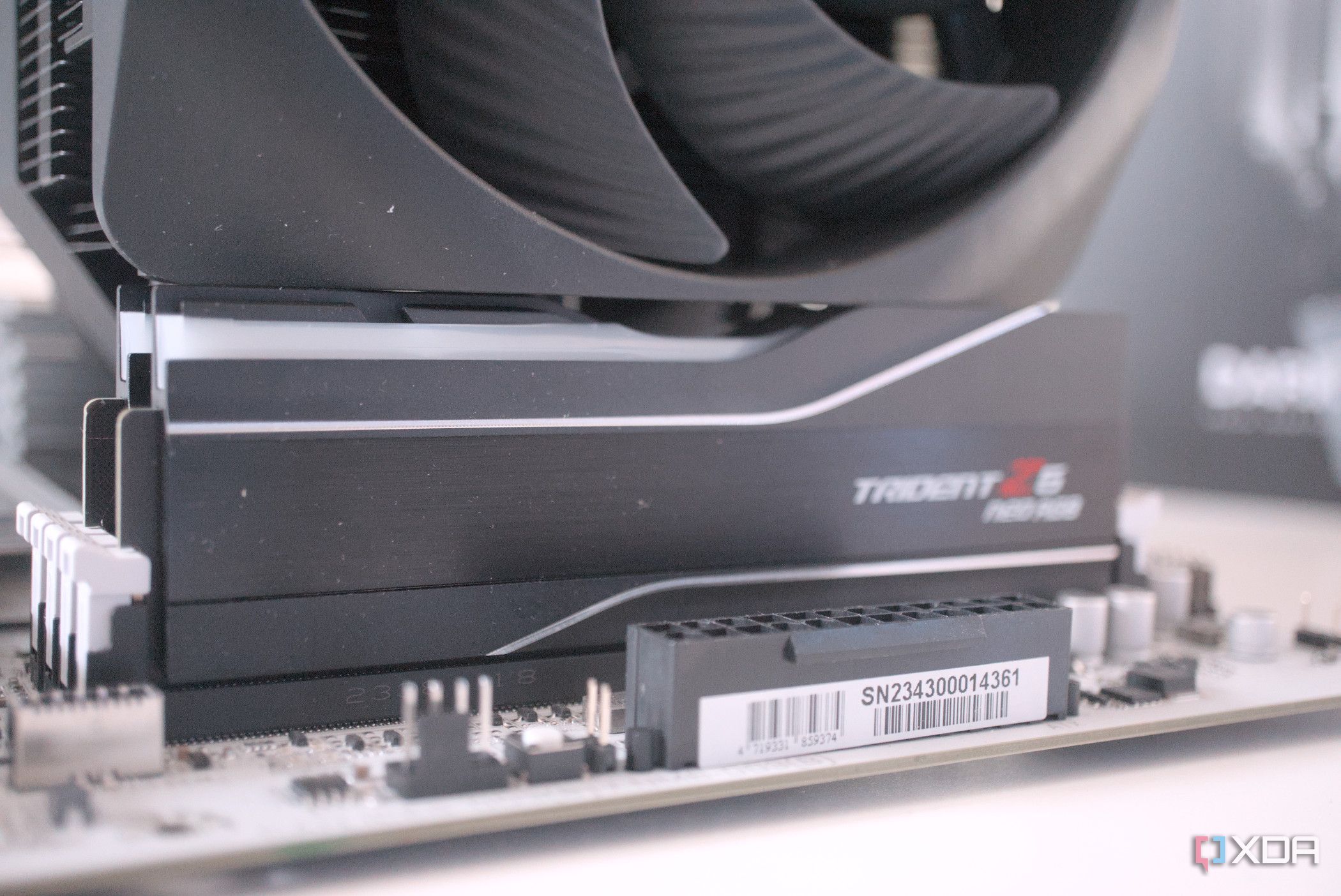 be-quiet-dark-rock-elite-installed-ram-clearance