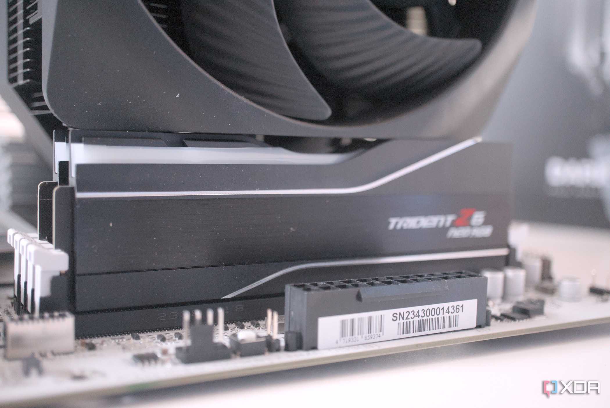 be-quiet-dark-rock-elite-installed-ram-clearance