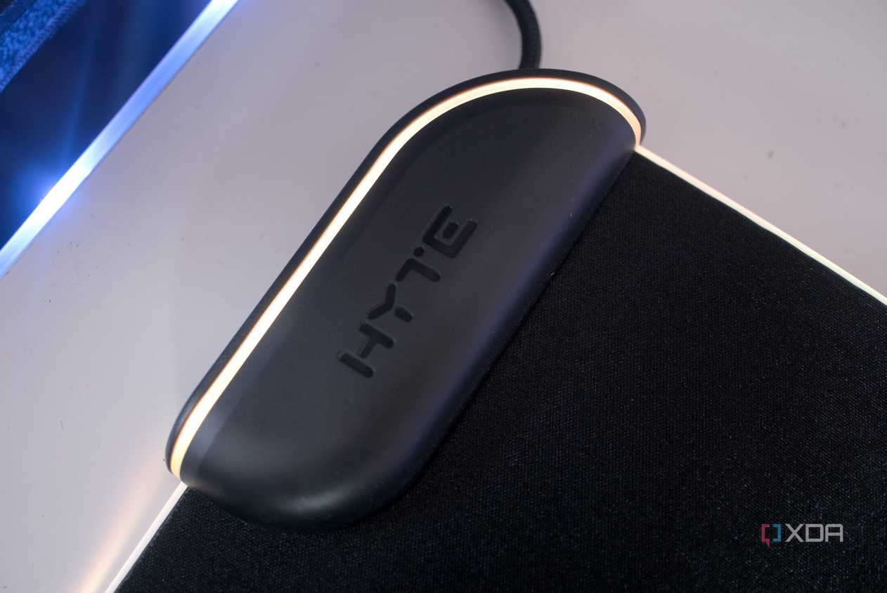 HYTE CNVS hub with lighting