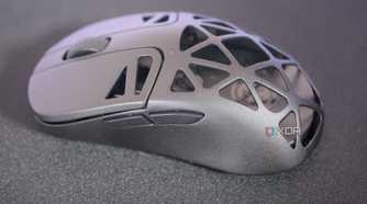 hyte-cnvs-keychron-mouse-close