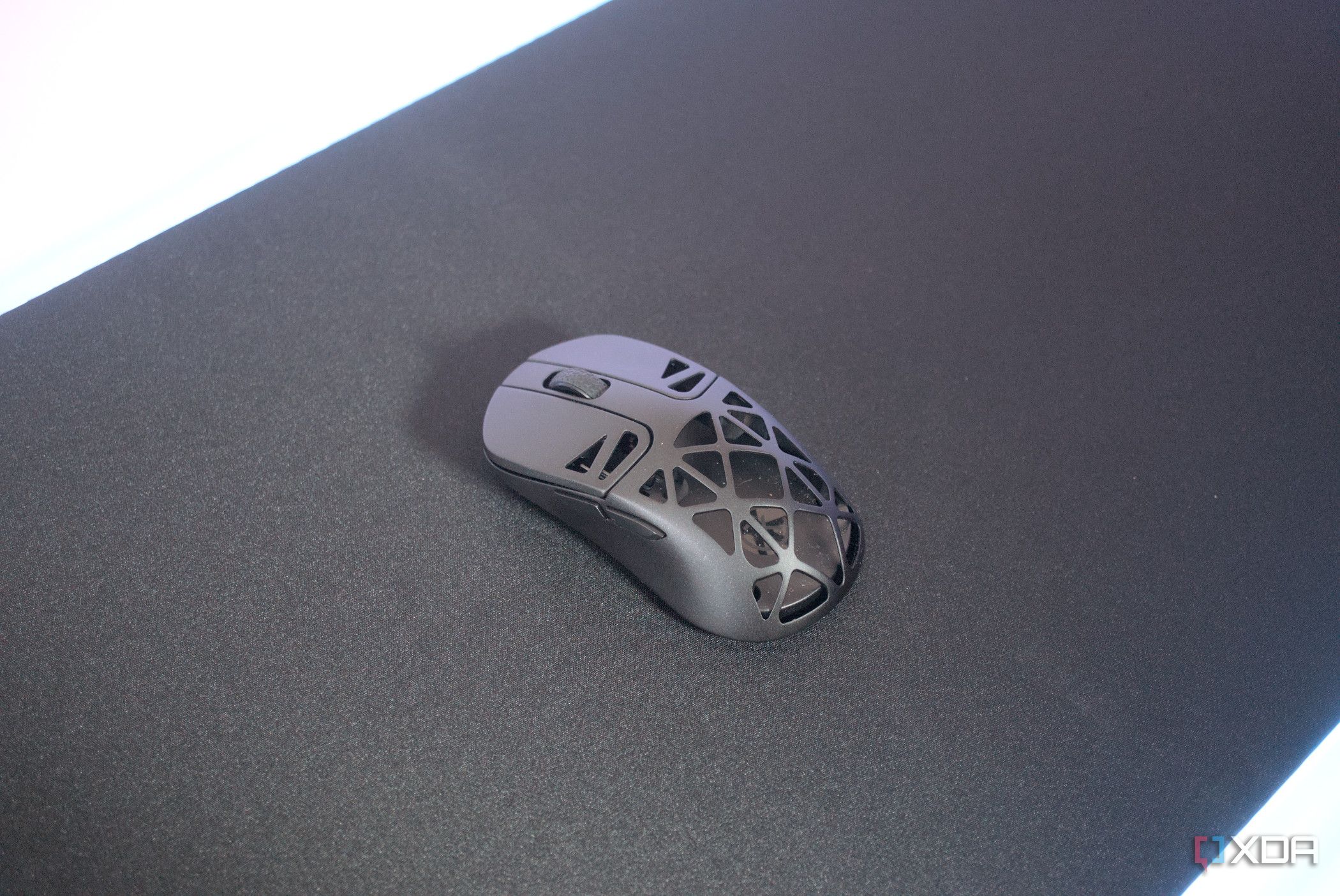 HYTE CNVS with a mouse