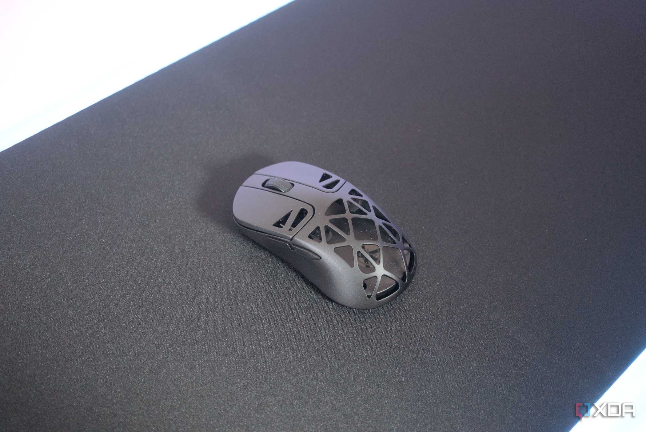 HYTE CNVS with a mouse