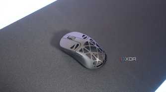 HYTE CNVS with a mouse