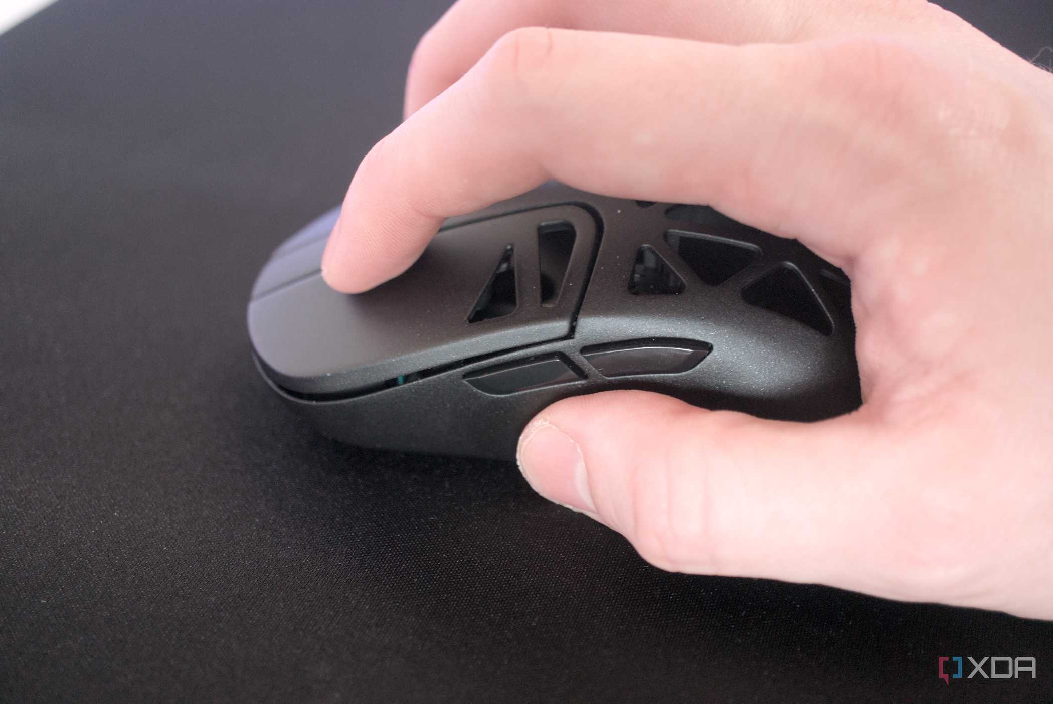 hyte-cnvs-keychron-mouse-held