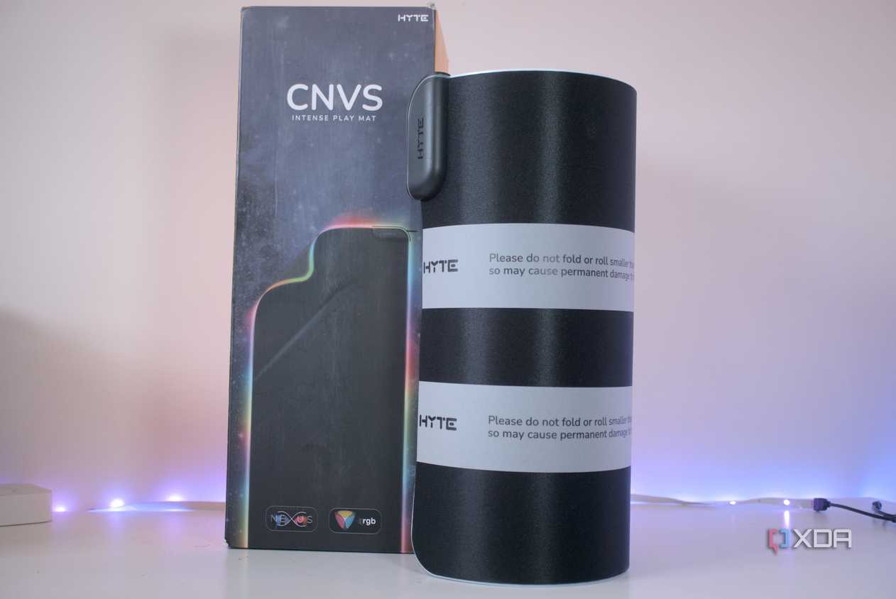HYTE CNVS unboxed