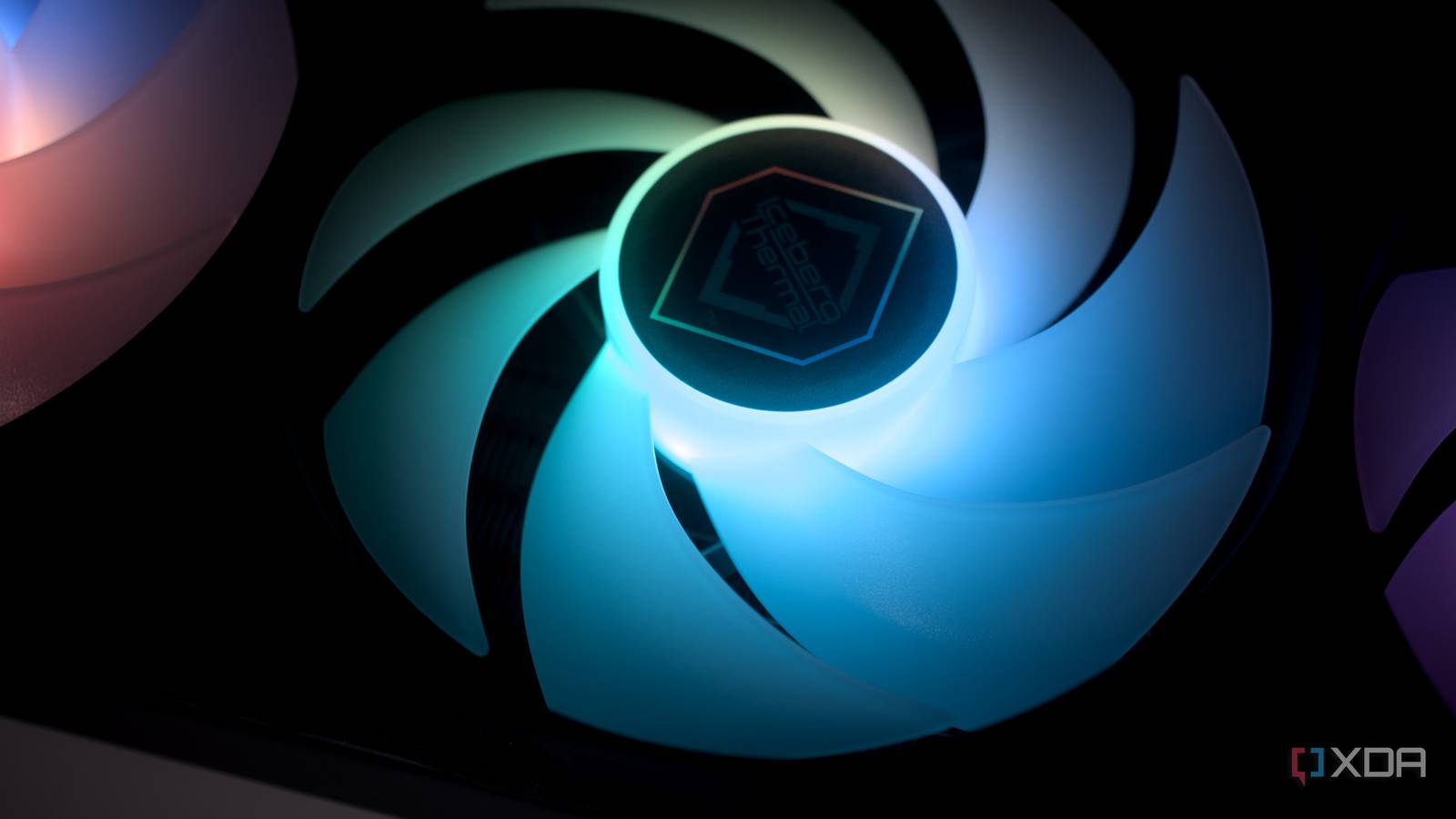 Iceberg Thermal IceFLOE Oasis 360 with the RGB on